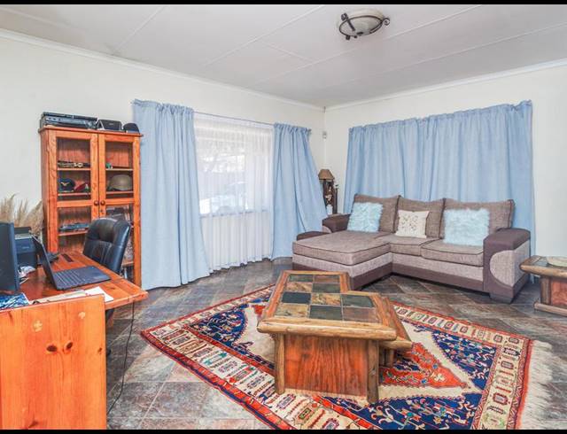 4 BEDROOM HOUSE FOR SALE IN VALHALLA